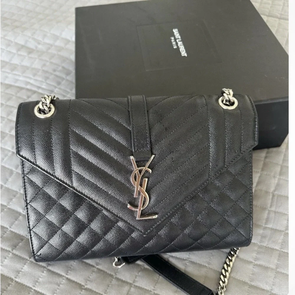 Yves Saint Laurent Black Quilted Shoulder Bag - Picture 3 of 8